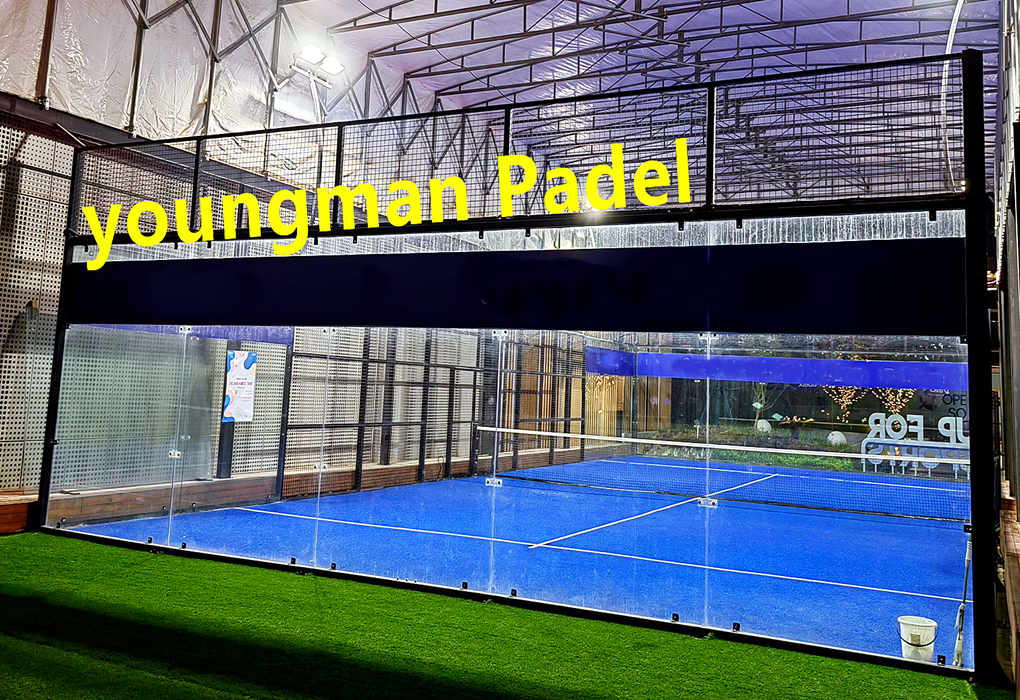 combien coûte la construction d'un terrains de padel avec toit ?