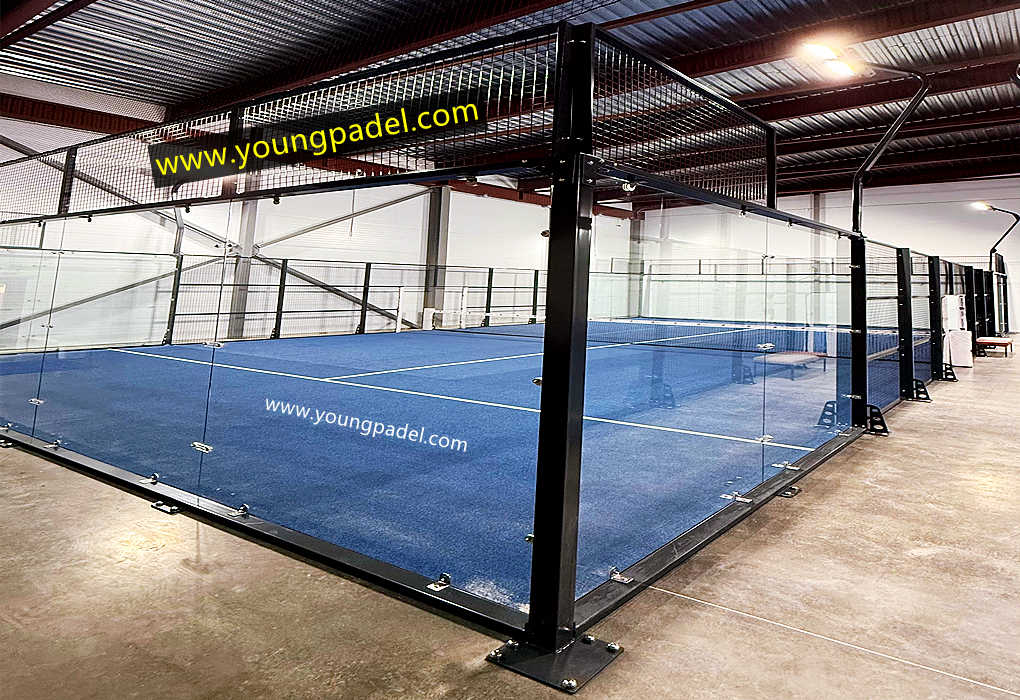 Grèce – 59 terrains de padel classiques installés